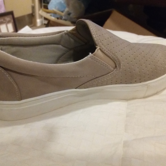 582) women's slip on shoes. Seven7. - Picture 9 of 12